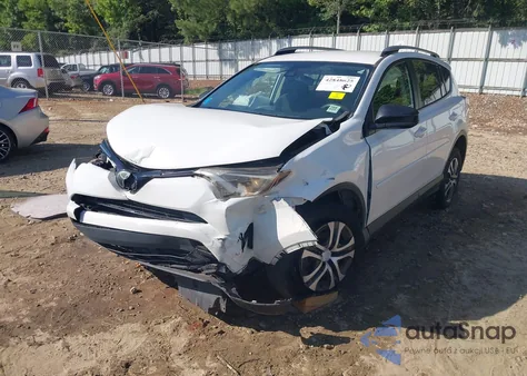 2017 Toyota Rav4 Le z USA, uszkodzony, nr VIN JTMZFREV8HJ124053